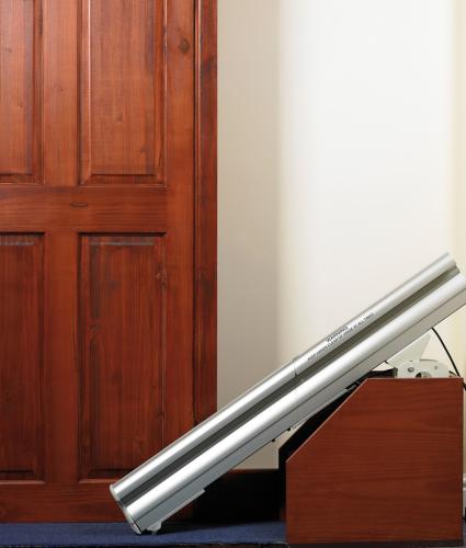 Handicare_1000_powered_hinge_down_hr
