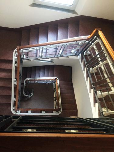 Handicare_2000_multiple_floors_HR