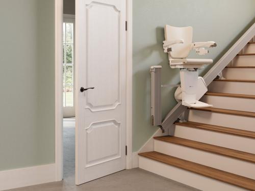 handicare-1100_easy_hinge_folded_side-1